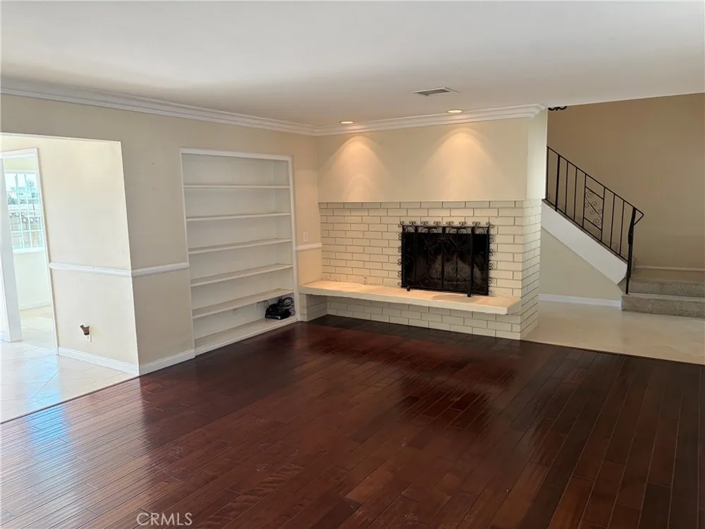 1742 La Mesa Oaks San Dimas, CA 91773