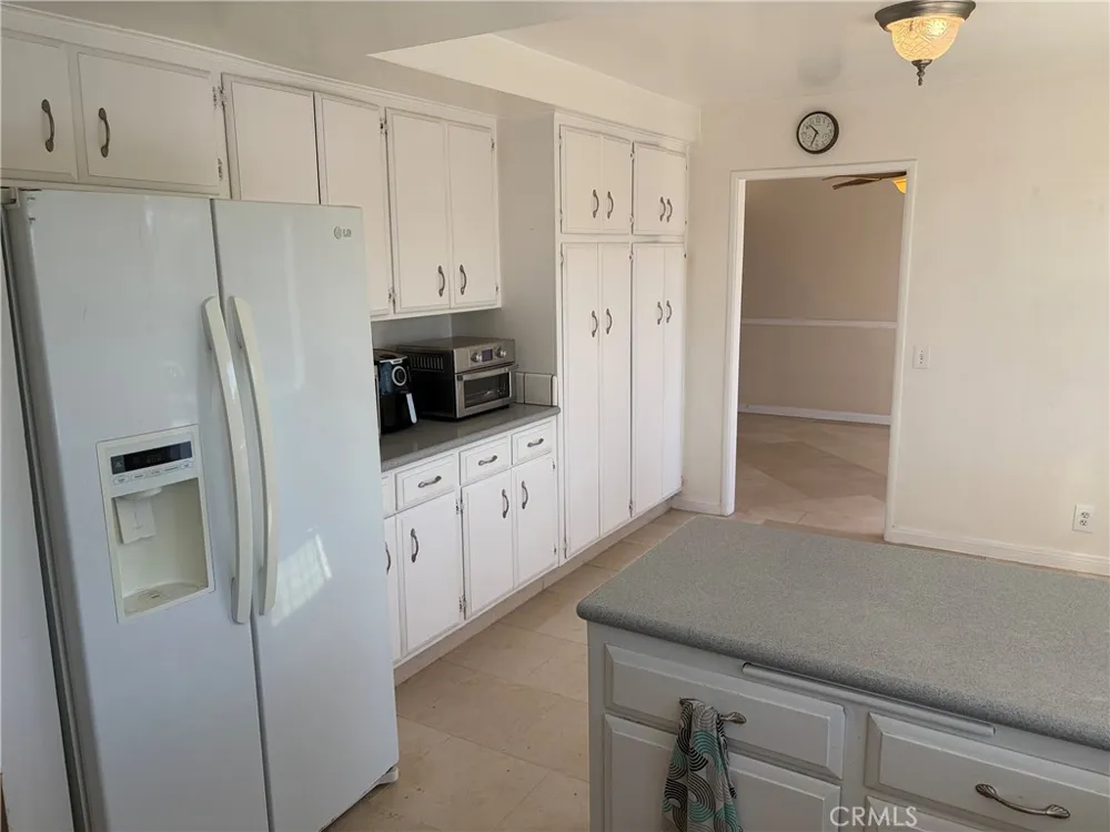 1742 La Mesa Oaks San Dimas, CA 91773