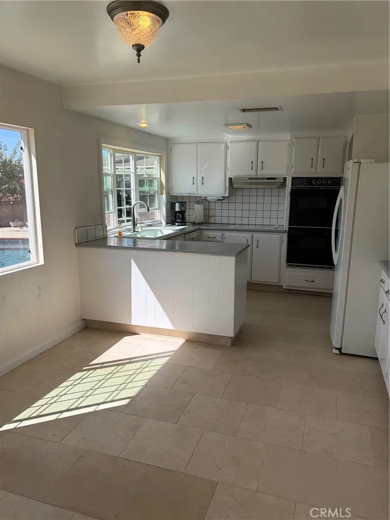 1742 La Mesa Oaks San Dimas, CA 91773