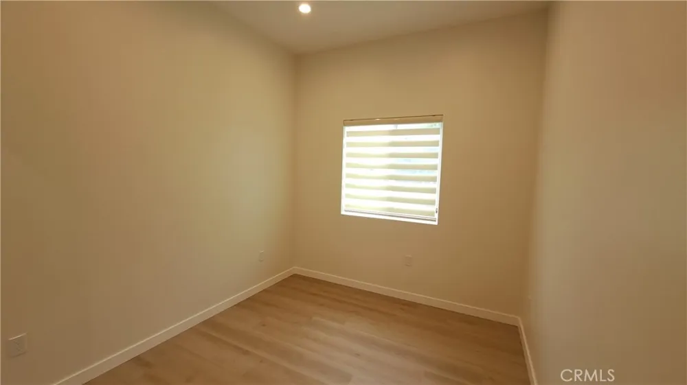 1658 Del Valle Avenue #B Glendale, CA 91208