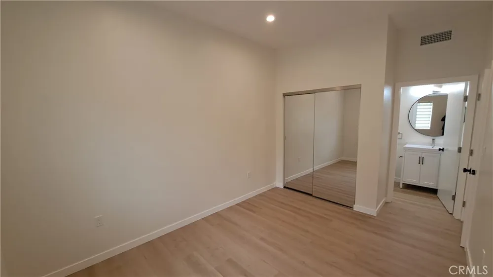 1658 Del Valle Avenue #B Glendale, CA 91208