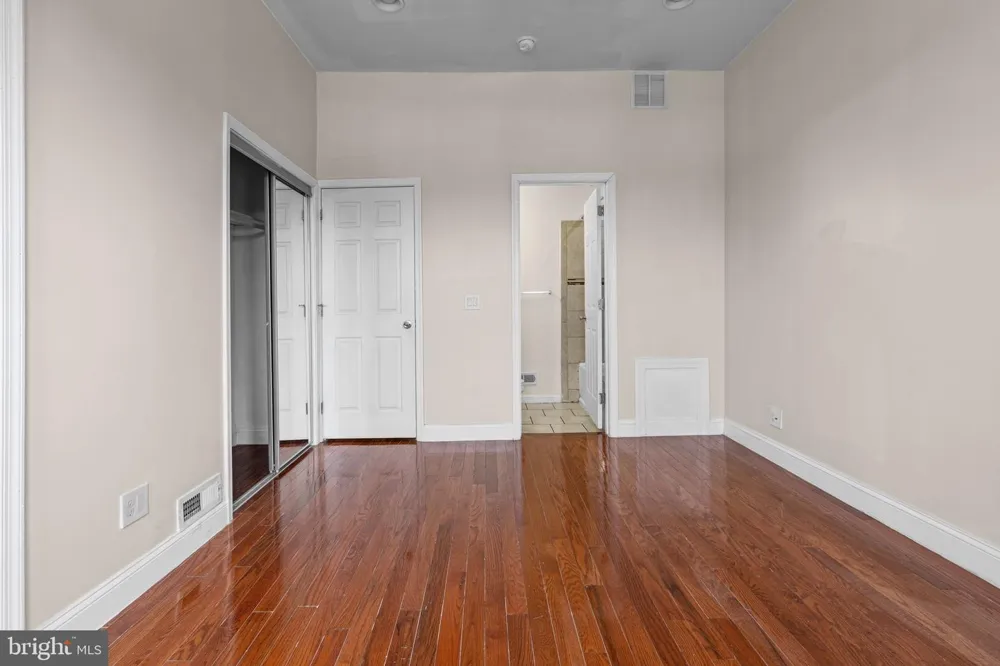 2127 W MULBERRY STREET Baltimore, MD 21223