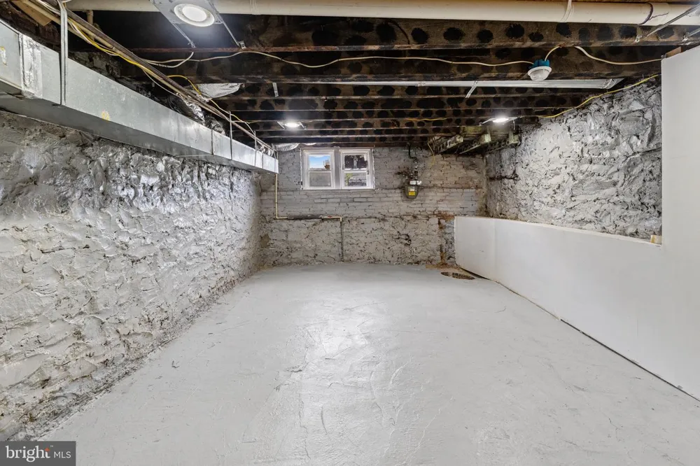 2127 W MULBERRY STREET Baltimore, MD 21223
