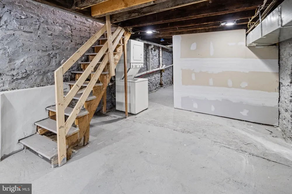 2127 W MULBERRY STREET Baltimore, MD 21223