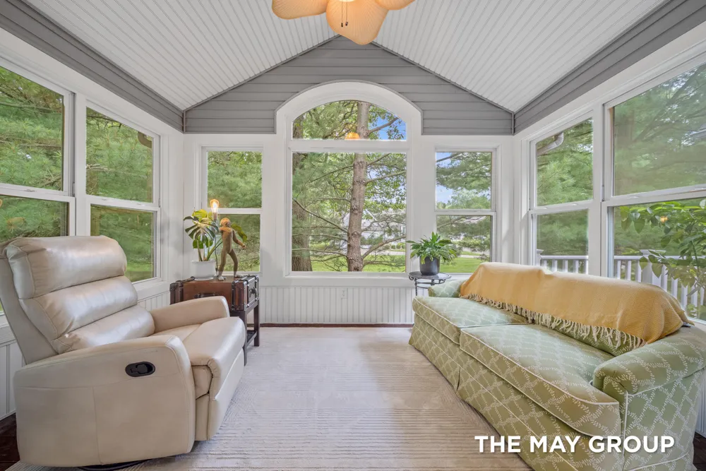 2431 Summit Ridge Drive NE Grand Rapids, MI 49505