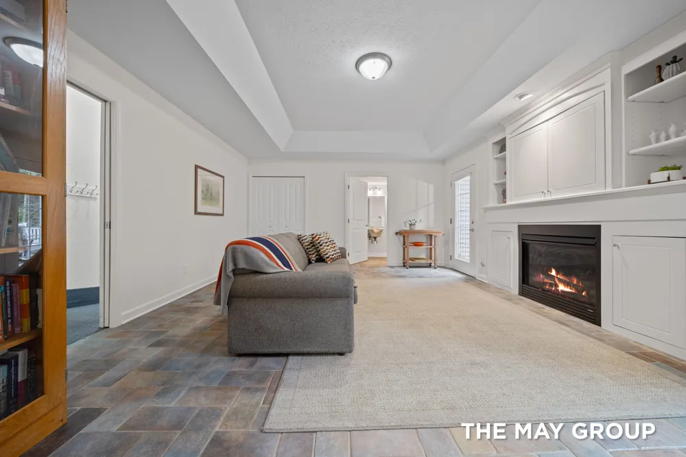 2431 Summit Ridge Drive NE Grand Rapids, MI 49505