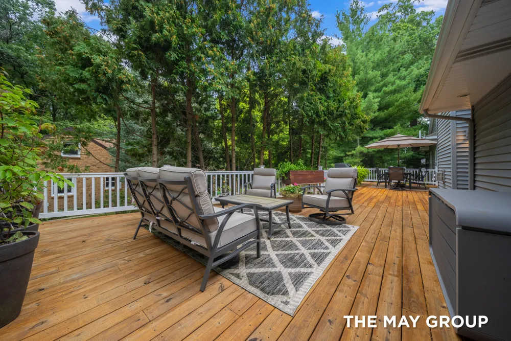 2431 Summit Ridge Drive NE Grand Rapids, MI 49505