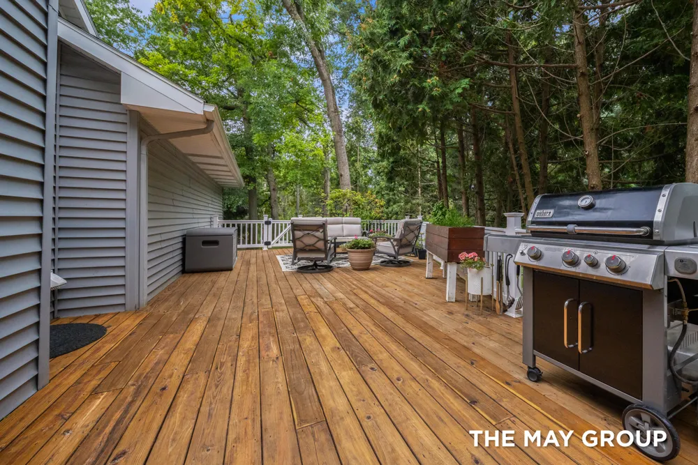 2431 Summit Ridge Drive NE Grand Rapids, MI 49505