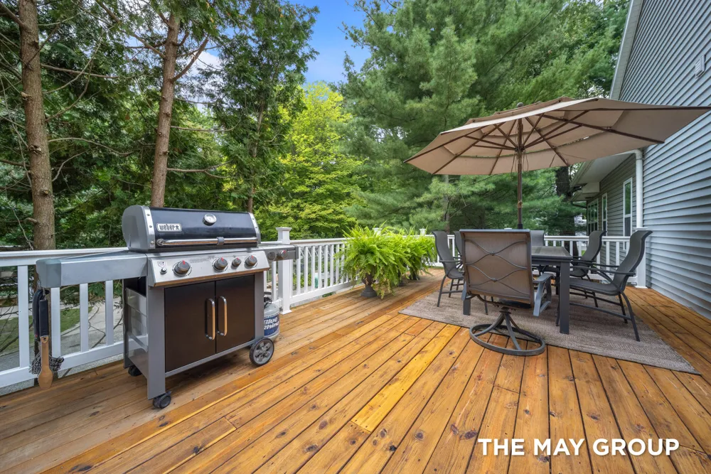 2431 Summit Ridge Drive NE Grand Rapids, MI 49505