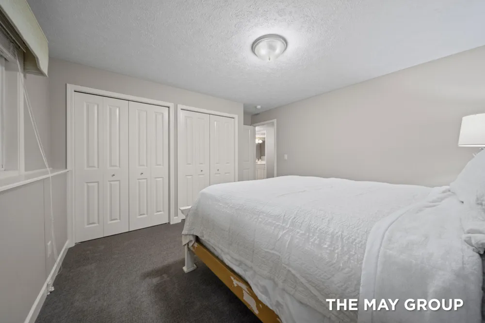 2431 Summit Ridge Drive NE Grand Rapids, MI 49505