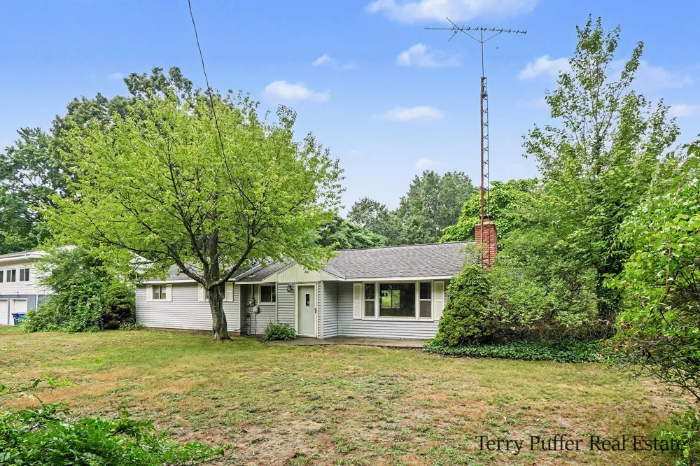 2325 Judson Road Spring Lake, MI 49456