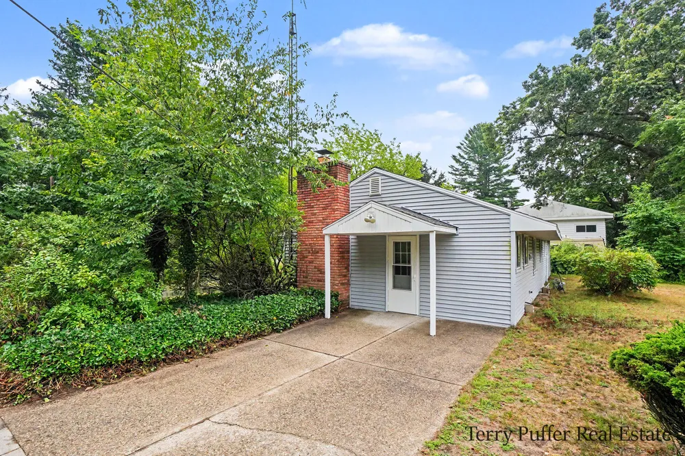 2325 Judson Road Spring Lake, MI 49456
