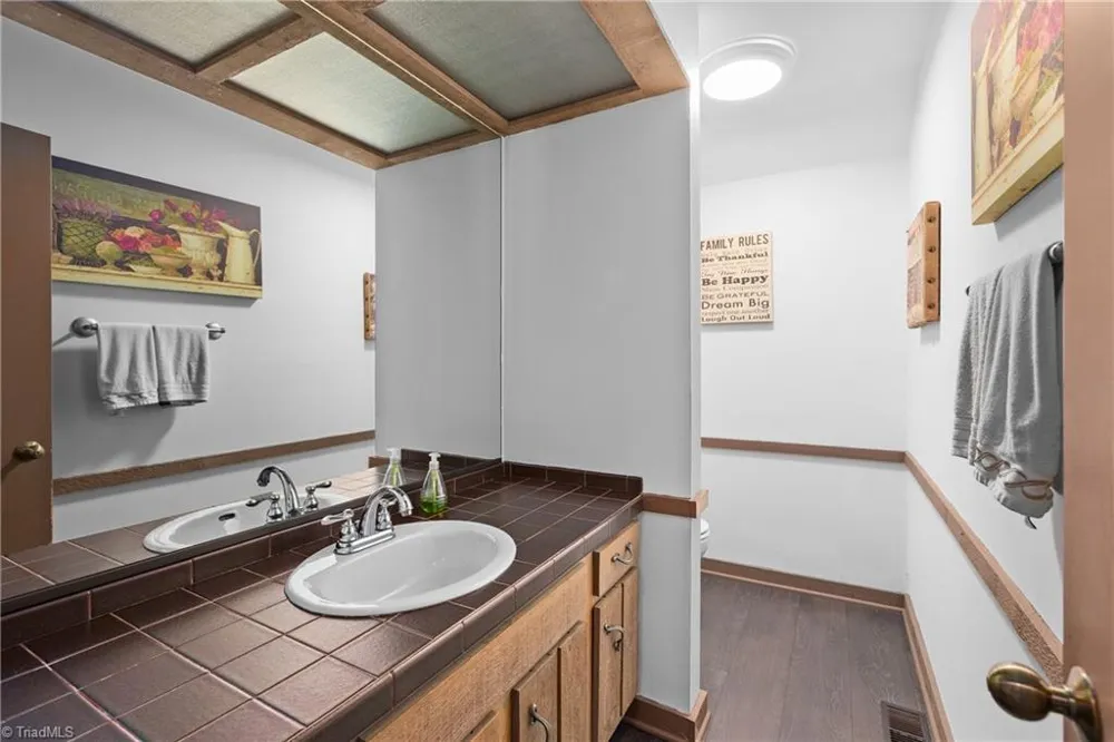 1317 Overland Drive High Point, NC 27262