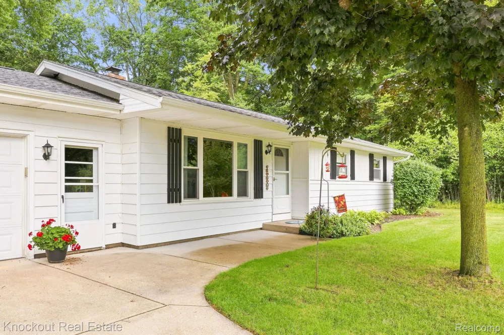 5121 Sheldon Drive Bridgeport Charter Township, MI 48722
