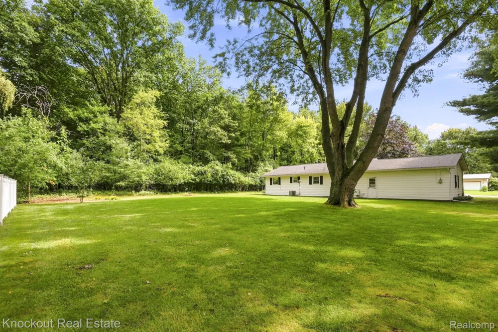 5121 Sheldon Drive Bridgeport Charter Township, MI 48722