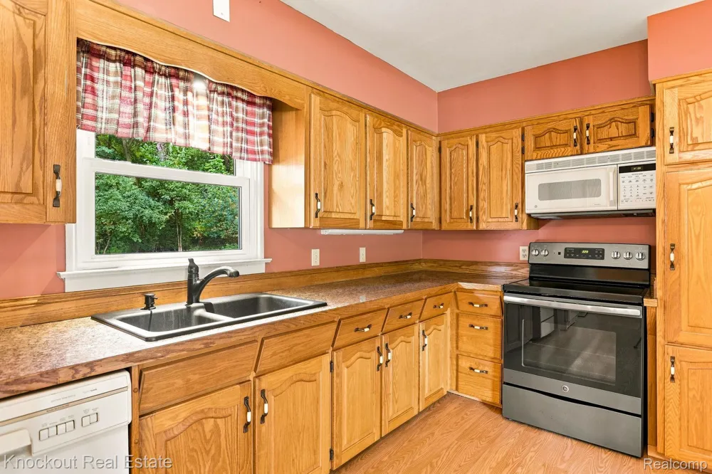 5121 Sheldon Drive Bridgeport Charter Township, MI 48722