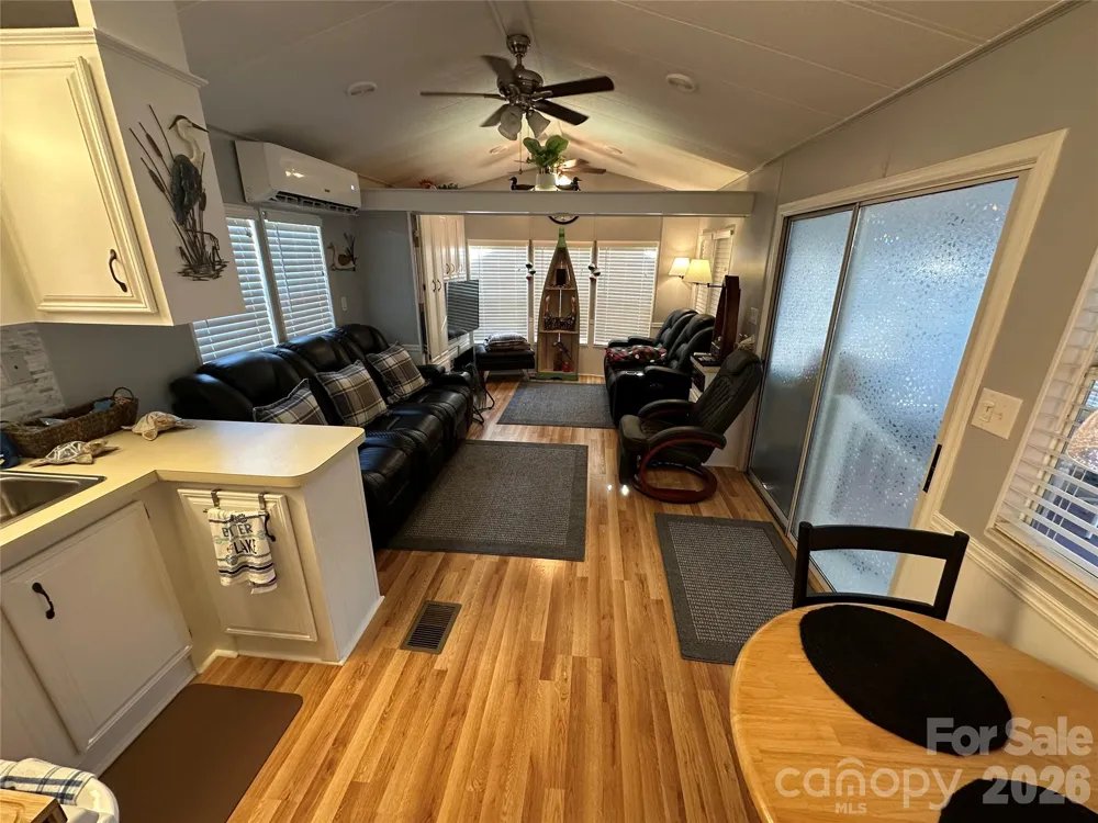 104 Dove Lane New London, NC 28127
