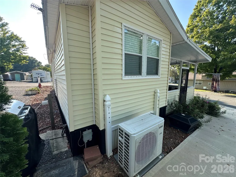 104 Dove Lane New London, NC 28127