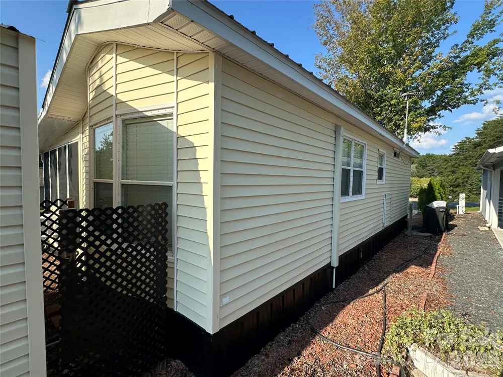 104 Dove Lane New London, NC 28127