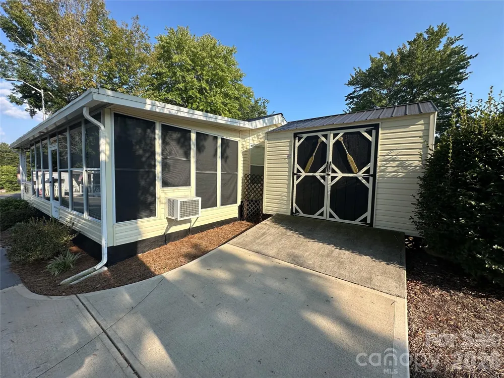 104 Dove Lane New London, NC 28127