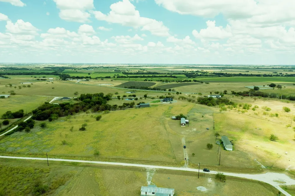 131 Clover Court Hubbard, TX 76648