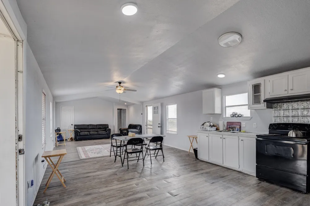 131 Clover Court Hubbard, TX 76648