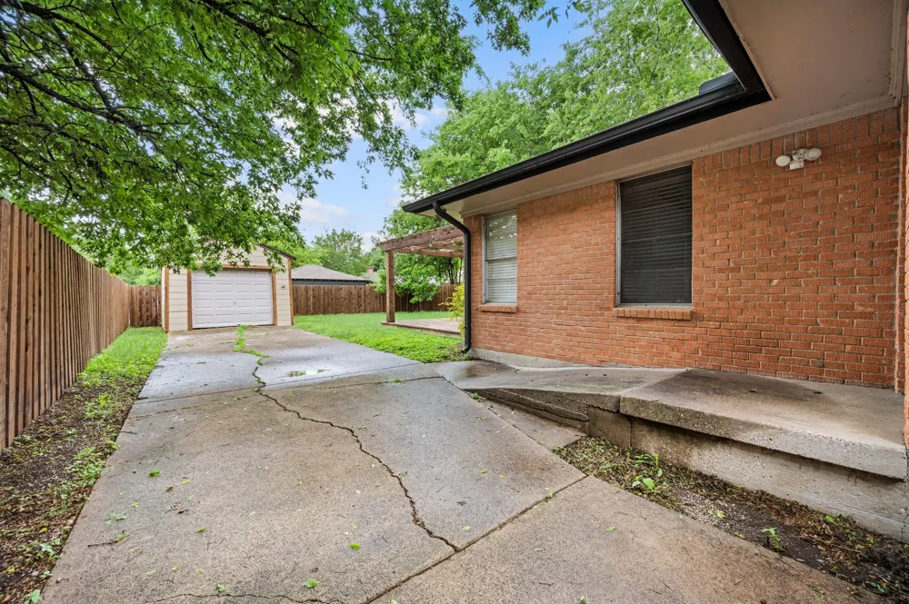 6644 Fisher Road Dallas, TX 75214
