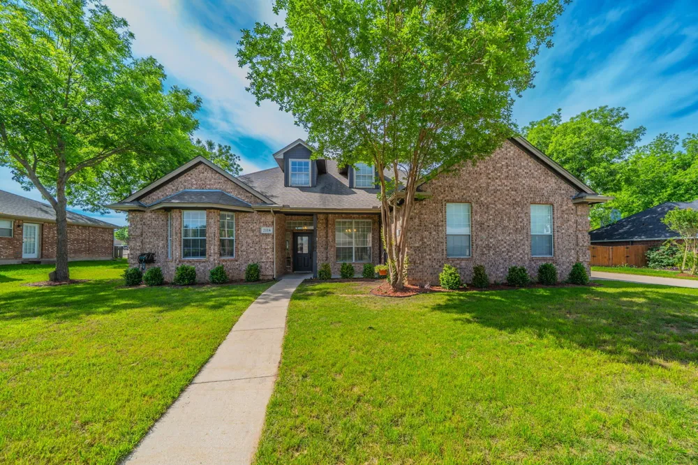2114 Sagewood Drive Weatherford, TX 76087