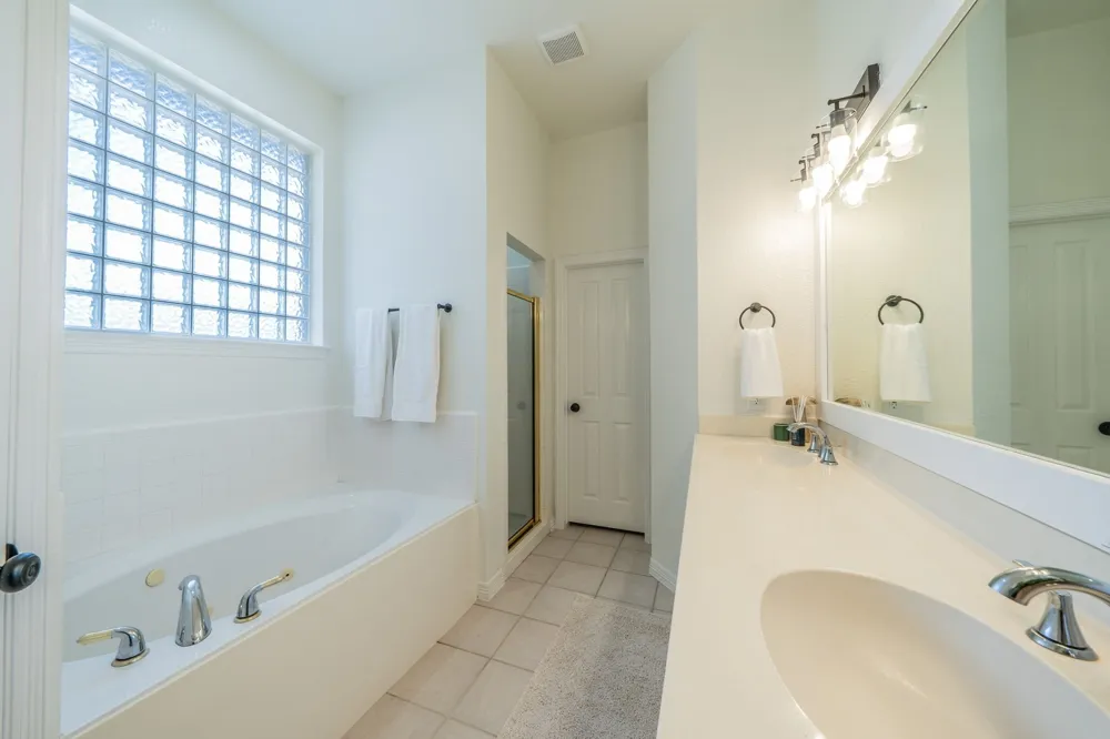 2114 Sagewood Drive Weatherford, TX 76087