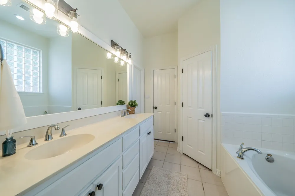 2114 Sagewood Drive Weatherford, TX 76087