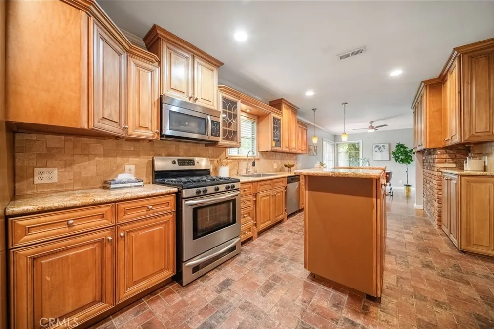 1151 E Comstock Avenue Glendora, CA 91741