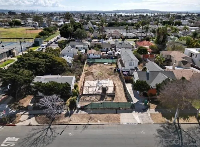 1367 Diamond San Diego, CA 92109
