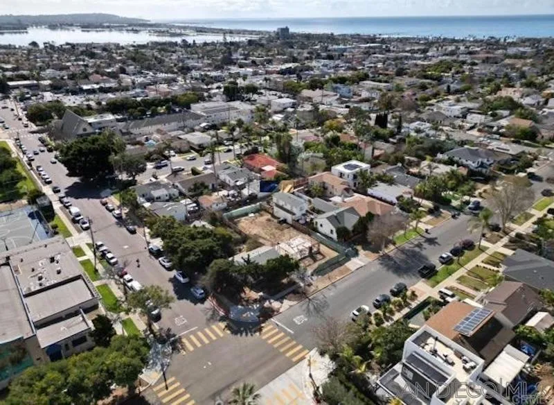1367 Diamond San Diego, CA 92109