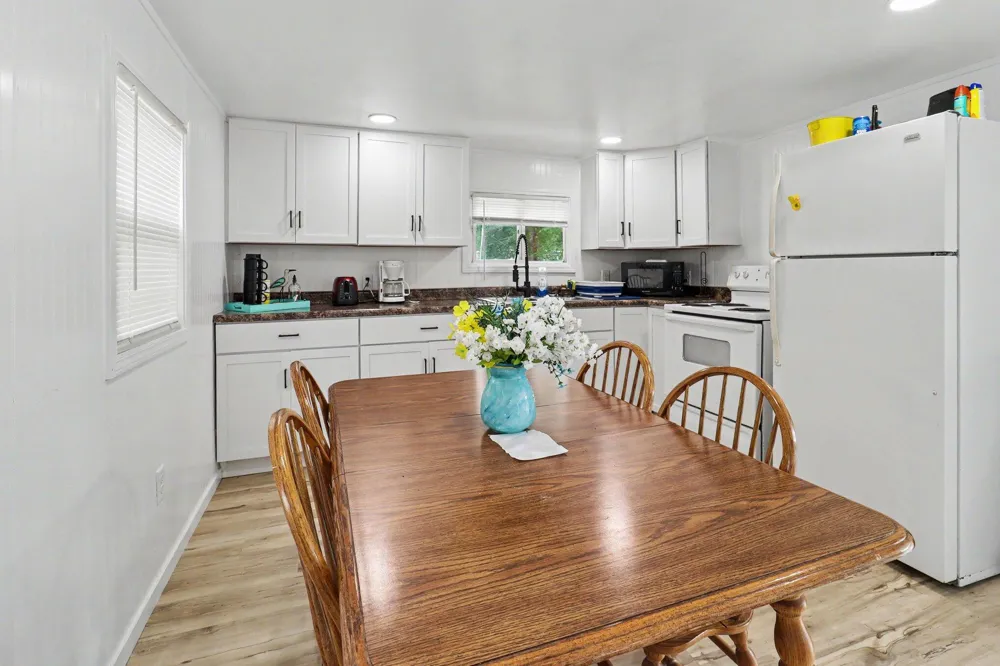 3098 Arrowhead Pass White Cloud, MI 49349