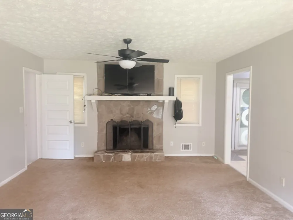 976 Bernice CT Lawrenceville, GA 30045