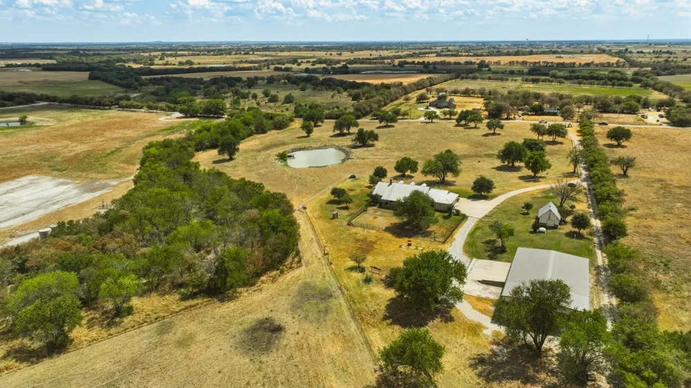 11918 Riek Road #! Krum, TX 76249