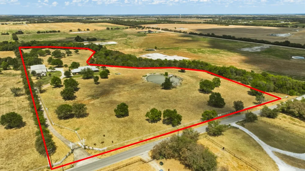 11918 Riek Road #! Krum, TX 76249