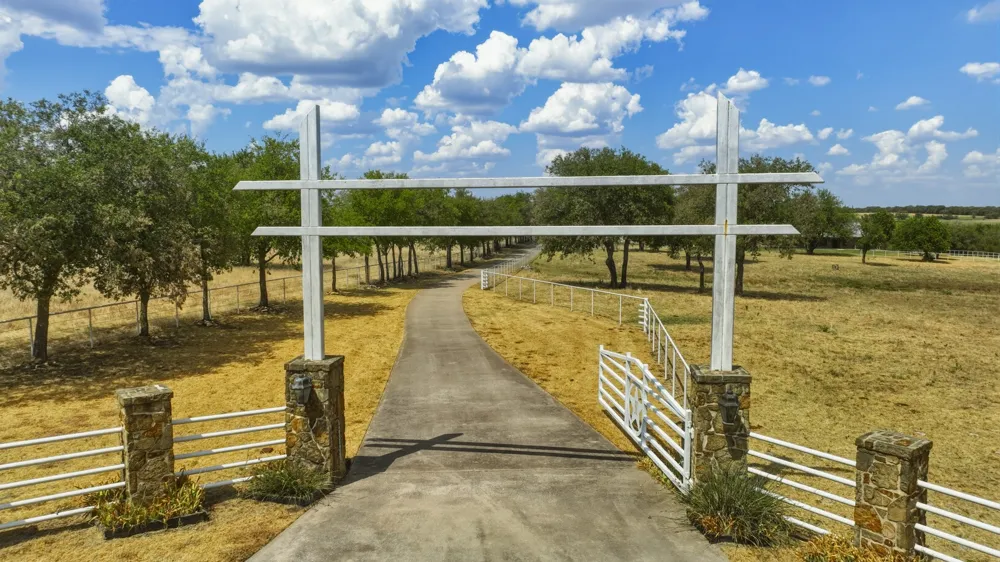 11918 Riek Road #! Krum, TX 76249