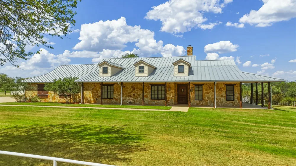 11918 Riek Road #! Krum, TX 76249