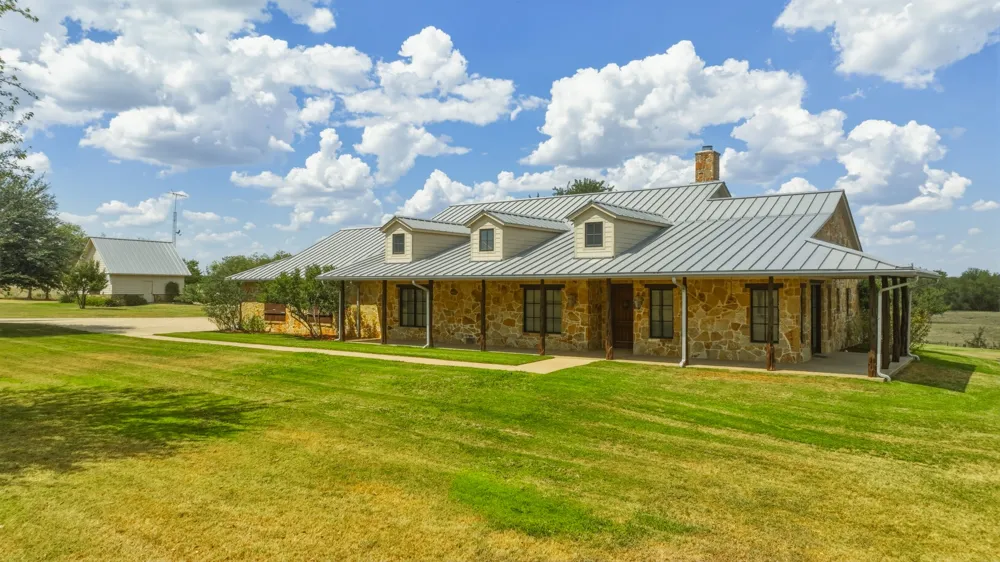 11918 Riek Road #! Krum, TX 76249