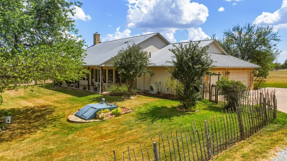 11918 Riek Road #! Krum, TX 76249