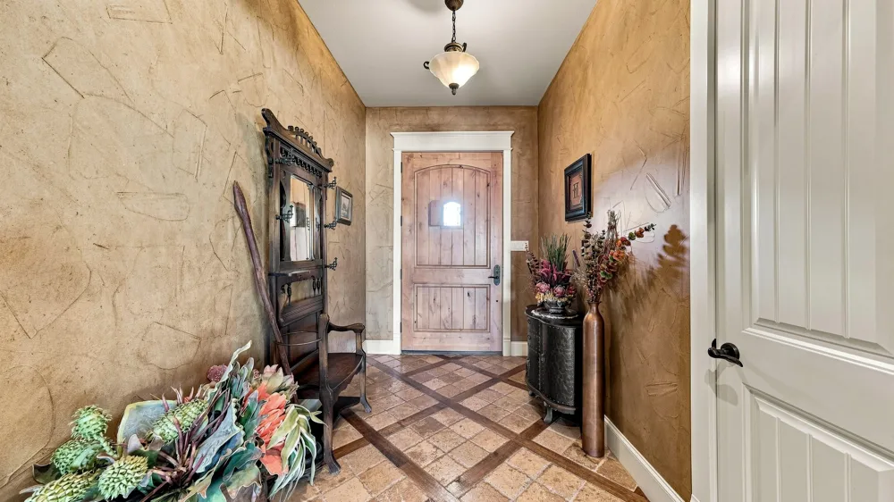 11918 Riek Road #! Krum, TX 76249