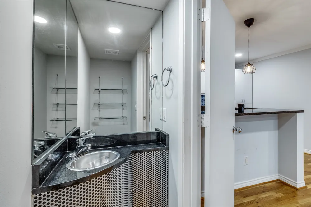 4122 Travis Street #13 Dallas, TX 75204