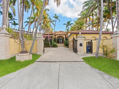 555 Ocean Boulevard