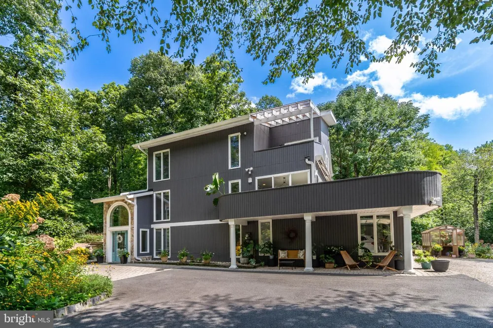 102 LINDBERGH ROAD Hopewell, NJ 08525
