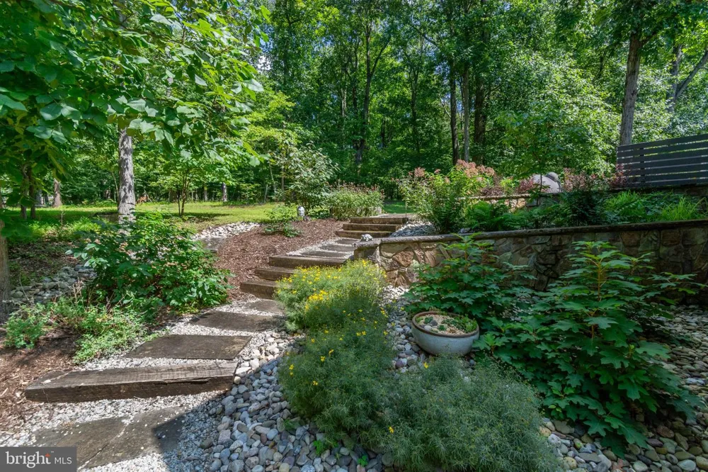 102 LINDBERGH ROAD Hopewell, NJ 08525
