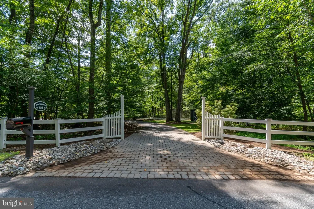 102 LINDBERGH ROAD Hopewell, NJ 08525