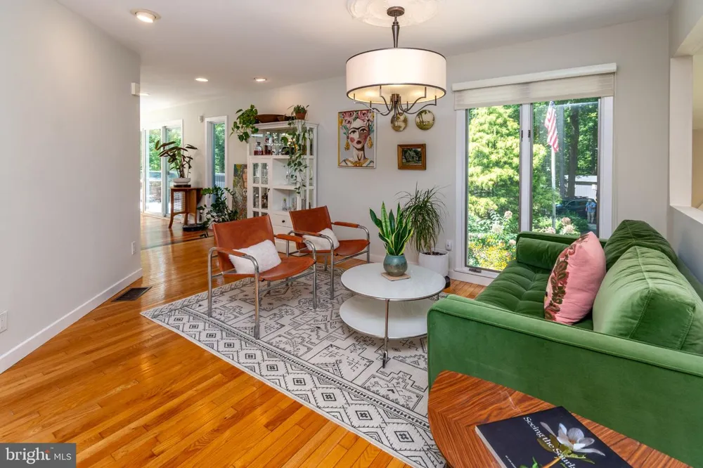 102 LINDBERGH ROAD Hopewell, NJ 08525