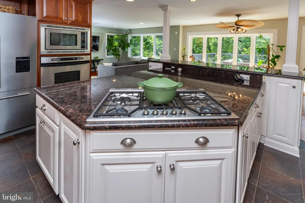 102 LINDBERGH ROAD Hopewell, NJ 08525