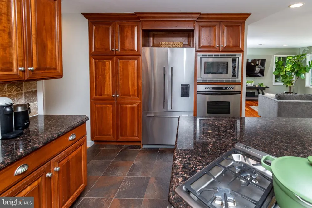 102 LINDBERGH ROAD Hopewell, NJ 08525